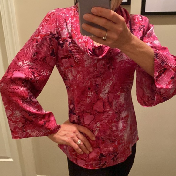 Fabulous Fuchsia Snake! Natori 100% Silk Cowl Top - Picture 4 of 9